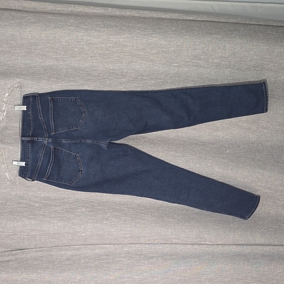 Old Navy Rockstar Super Skinny Extra High Rise Jeans - Picture 2 of 6